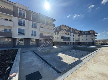 Tekirdağ Süleymanpaşa Karadeniz Mah Havuzlu Site İçerisinde Satılık 2 + 1 Daire