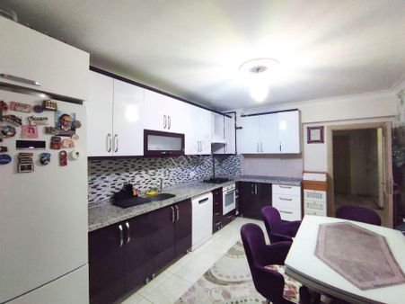 Cengizhan'da Neşet Ertaş Caddesi Yakını Katta Full Yapılı Asansörlü 3+1 Satılık Daire !!!