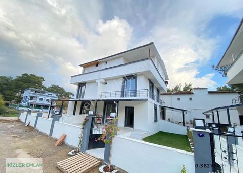 Doğanbey Payamlı'da Satılık 2+1 Geniş Bahçeli Sıfır Villa