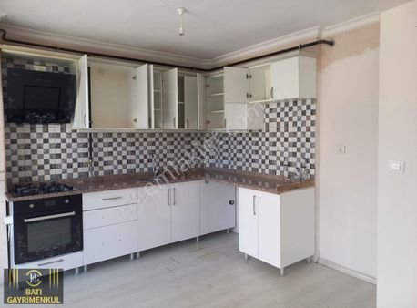 Batı Gayrimenkulden Yol-iş Sitesinde 3+1 Satılık Daire