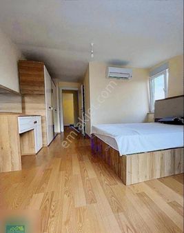 Tema Pool Venezia'da Dubleks Eşyalı 2+1 Daire