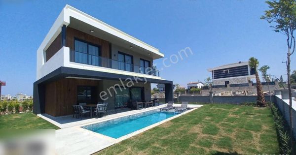 Denize Yürüme Mesafesinde Tek Müstakil Özel Havuzlu Lüks Villa
