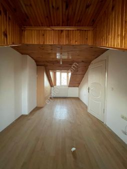 Üstüner Gayrimenkul 3+1 Tek