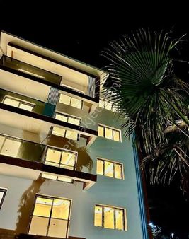 Kuşadasında Deniz Manzaralı Havuzlu 1+1 Ve 2+1 Sıfır Daireler