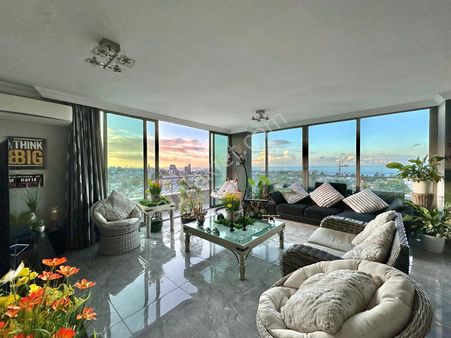 Girne Merkez'de Full Eşyalı, Full Dağ Ve Deniz Manzaralı Satılık 3+1 Penthouse!!