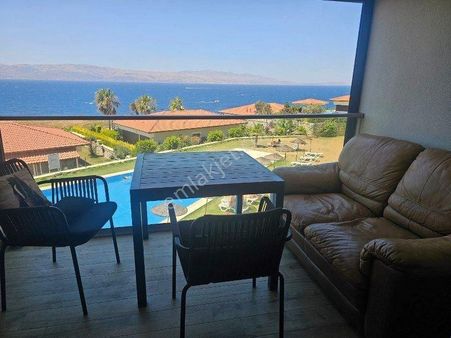 İzmir Çeşme Ayasaranda Denize Sıfır Havuzlu Sitede Satılık Rezidans Daire