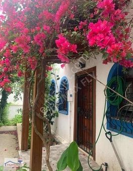 Bodrum Turgutreis'te Marinaya 50 M.mesafede Satılık Şık Villa