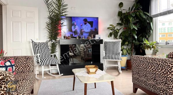 Üniversite Mahallesinde Müthiş 4+2 Merkezi Konumda Daire!!!