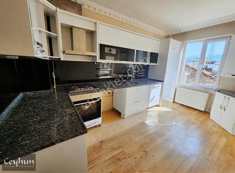 Atatürk Lisesi - Karşıyaka Polis Merkezi Yakınında 4+1 Kiralık