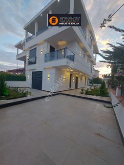 Altınkum Mah. 5+1 Ayrı Mutfaklı Havuzlu Lüks Villa