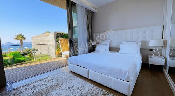 Bodrum T.reis Swiss Otel'de Denize Sıfır Dubleks Satılık Villa