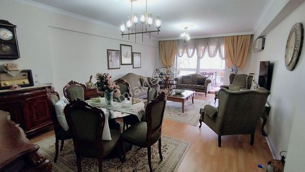 Yenigirne Kareksan Karşısı Yol Üstü Binada Satılık 3+1 Daire