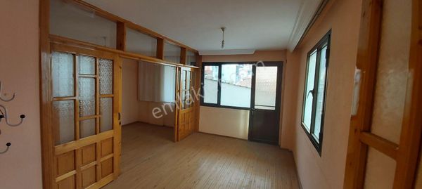 Akıncılar Mah. Çarşı İçerisinde Satılık Ara Kat