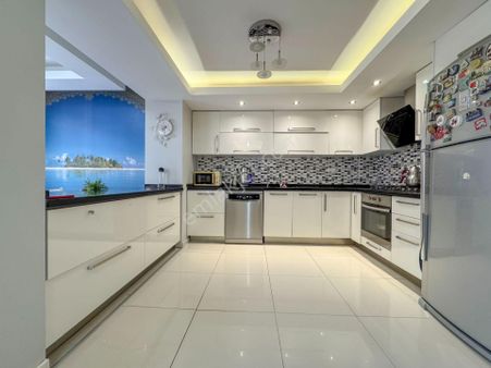 Burak'tan Lüks Yapılı Triplex 320m² 5+2 Teraslı, 2 Mutfaklı Satılık Villa