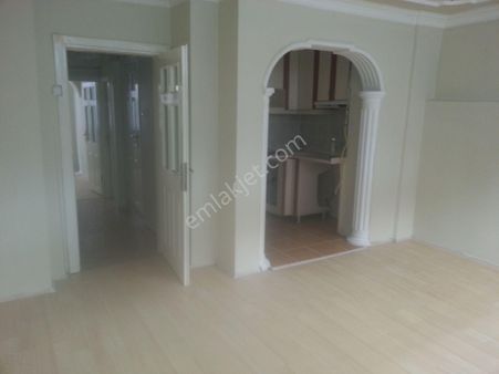 Satılık Kelepir Kat Mülkiyetli Bahçeli Kombili Bakımlı Daire