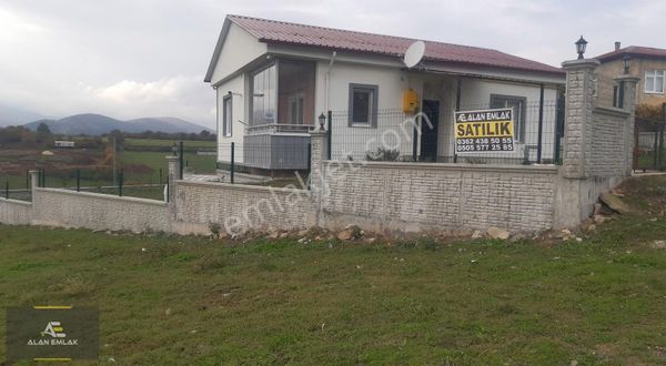 Allan Emlak; Doğa İçerisinde, Üniversiteye Yakın Bahçeli Ev