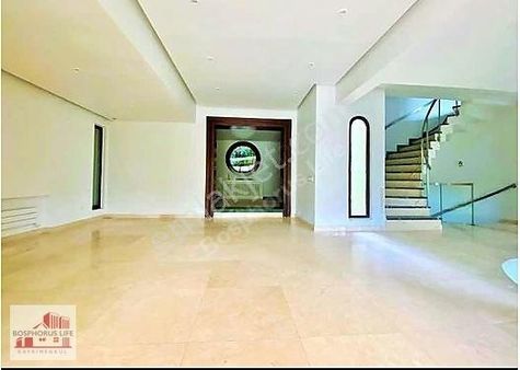 Tarabyada İskanlı Havuzlu Kapalı Garajlı Villa