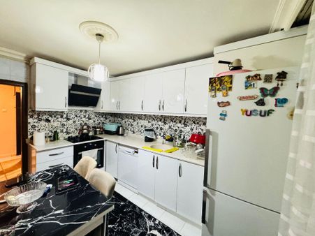 Mehtap'da Saimekadın Tren İstasyonu Yakını 3.5+1 Satılık Daire !!!