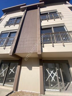 İnfo Gayrimenkul Ilıca Mah.2+1 Satılık Daire Bahçeli Havuzlu Hobi Bahcesi Var