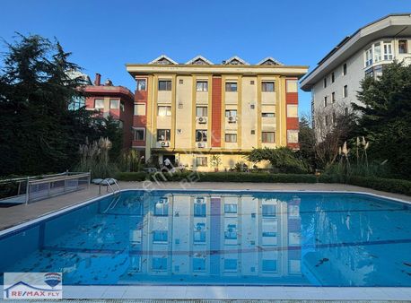 Sarıyer Tarabya'da Sitede Boş 4+1 Kiralık Daire