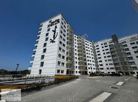 Girne'de Denize Sıfır Site İçinde Geniş 3+1 Daire