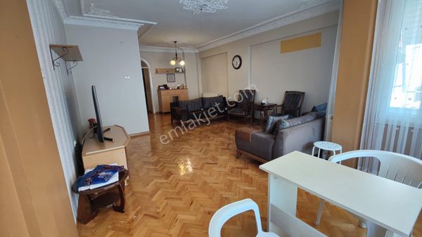 Denizmende Cadde Arkası Sağlam Ve Bakımlı Arakat Daire