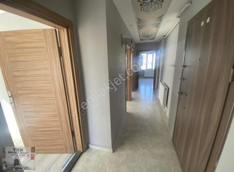 Mevlana Cami Dibi 2+1 Arakat