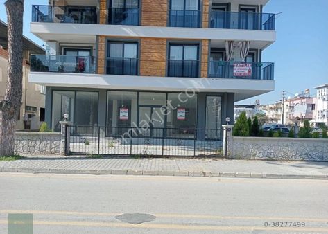 Aydın Germencik Park Mah.174 M2 Cadde Üzerinde 3 Cephesi Açık Bahçeli Satılık Dükkan
