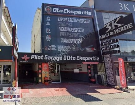 Cadde Üzerinde 5 Katlı Bina