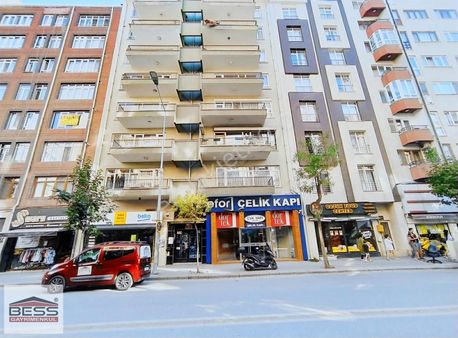 Bess'den Atatürk Caddesi Üzerinde Satılık İş Yeri