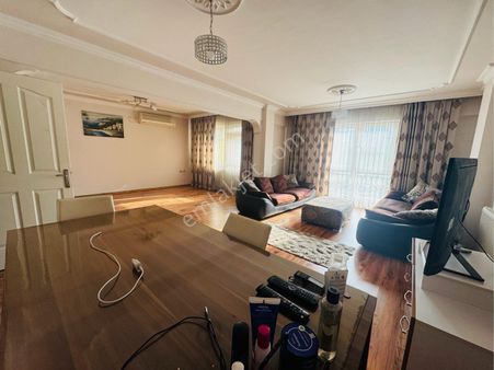 Manisa Soma Hükümet Konağı Mevki Çarşı Merkezde 250 M2 Dubleks