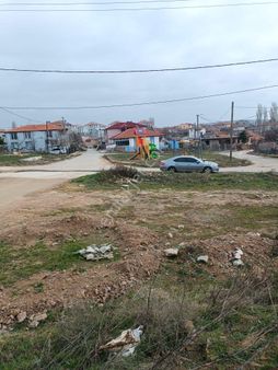 Newcıty Emlaktan Üsküpte 345 M2 Satılık İmarlı Arsa