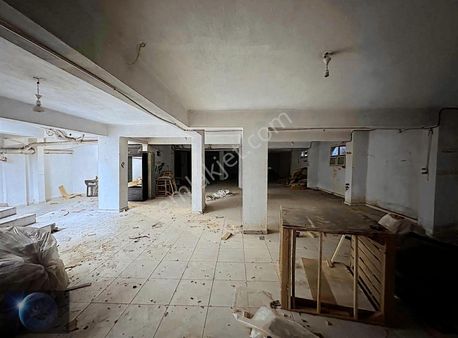 Buca Göksu Mah. Kiralık 270m2 Bodrum Katlı Dükkan