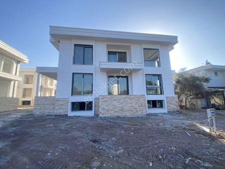 Ayvalık Camlık Ta Satılık Mustakil Villa.