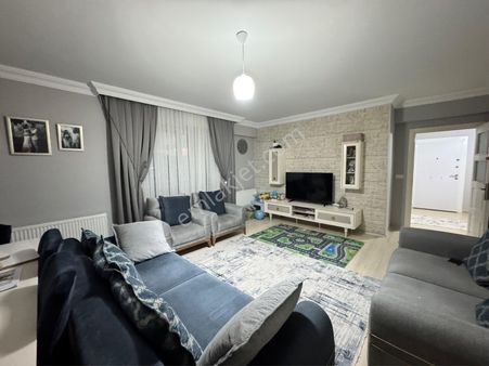 Derebahçe Site İçerisinde Cam Balkonlu Ara Kat Satılık 3+1 Daire