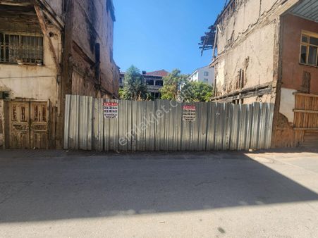Belediye'ye 100m Mesafede İmarlı 200m2 Tarihi Ev + İmarlı Arsa