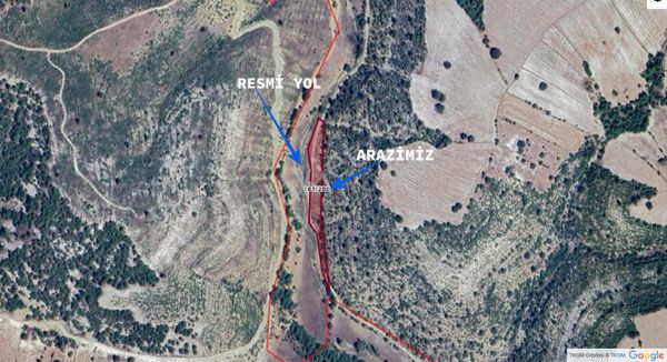 Manisa Demirci'de 4.211 M2 Dümdüz Yola Cepheli Fırsat Arazi !
