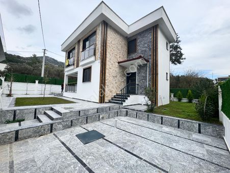 Stop’tan *havuzlu Kaliteli Yapı* 3+1 Dublex Villa