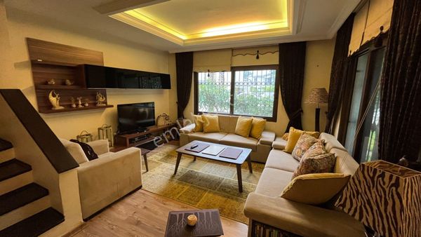 Merkeze Yakın Havuzlu Sitede 3+1 Tripleks Btişik Nizam Villa