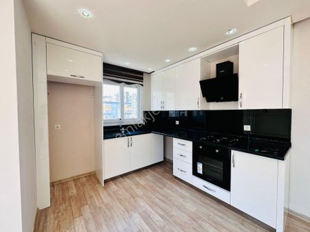 Aslan'dan Mezitli'de Merkezi Konumda, Cepheleri Açık, İskanlı 2+1