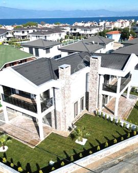 Göktepe Emlak Pelitköy Sahil'de Sıfır 3+1 180 M2 Müstakil Villa