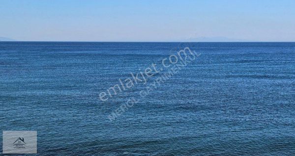 Karaburun Hasseki Harça'da Denize Sıfır Yola Yakın Cepheli Arsa