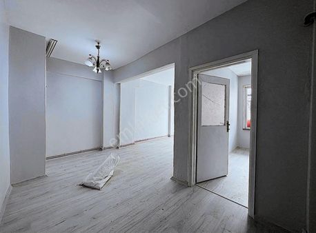 Bağcılar Yeni Mh Metro Durağı Dibinde Kısa Binada 1+1 2.kat