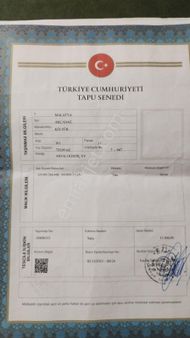 Akçadağ Merkezde Satlık Parsel İçinde Kerpiç Ev 30 Başlık Besi Damı Toplam Alan 700 Metre