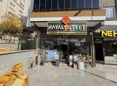 Seyrantepede Merkezı Konumda Satılık Dükkan
