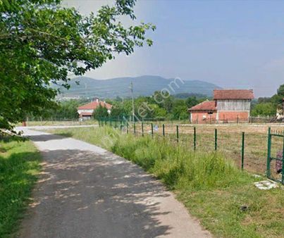 Villaların Arasında Doğa Manzaralı İmar Planında 140 M2 Arsa