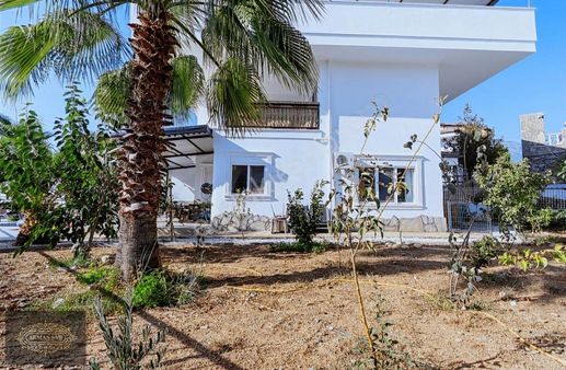 Alanya Kargıcak Mah.full Manzaralı Eşyalı Satılık 3+1 Villa