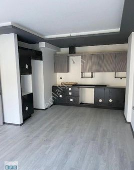 Kuşadası Ege Mahallesi Lüks Sitede Doğalgazlı 2+1 Bahçeli Yeni Daire