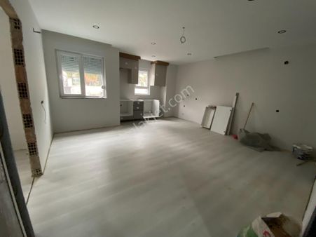 Tramvay Yakını Kullanışlı Yüksek Giriş