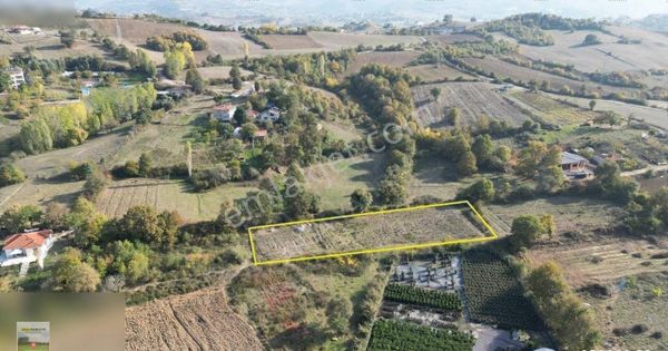 Yalova Termal Akköyde Yola 200mt Uzaklıkta Tarla